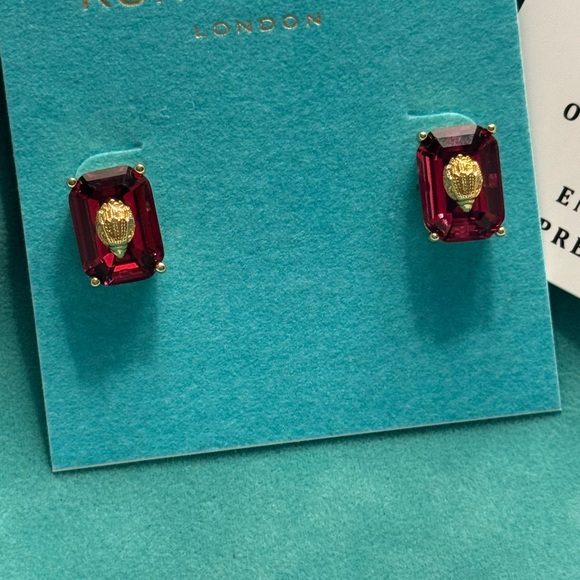 🩷 NWT KURT GEIGER EMERALD CUT FUCHIA CRYSTAL WITH GOLD METAL ACCENT! - Picture 2 of 7